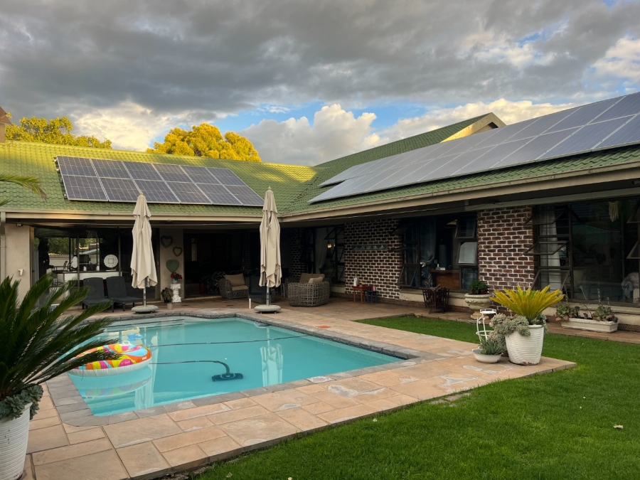 5 Bedroom Property for Sale in Potchefstroom North West